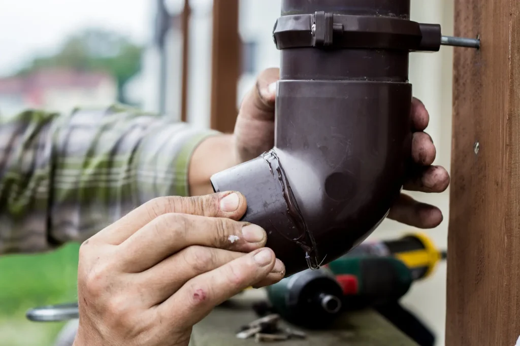 leaky gutter repair at home by sealing the outside